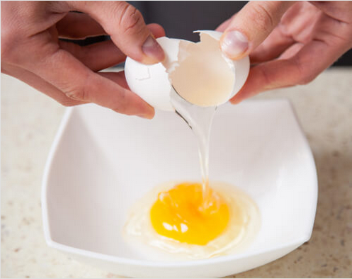 ενδυνάμωση των μαλλιών αυγο σπασμένο