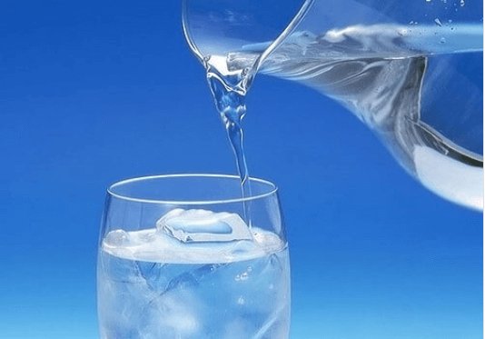 Τι προβλήματα προκαλεί η αφυδάτωση; Πόσο νερό πίνετε;