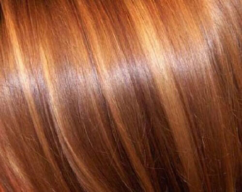 Φυσικοί τρόποι για να ανοίξετε το χρώμα των μαλλιών σας