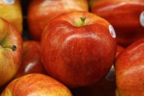 Τροφές που καθαρίζουν το παχύ έντερο- μηλα