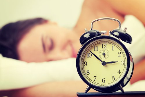 Πώς να χάσετε βάρος το πρωί - Γυναίκα κοιμάται