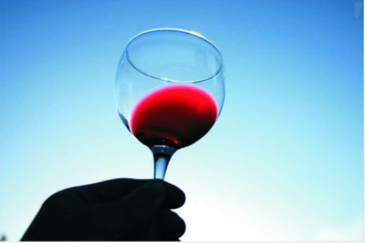 Ένα ποτήρι κόκκινο κρασί