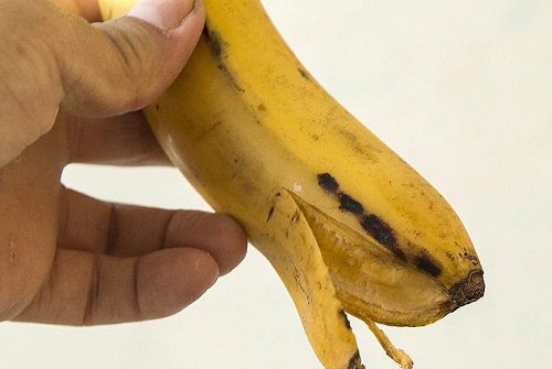 Πράσινη μπανάνα - Ξεφλουδίζοντας μπανάνα