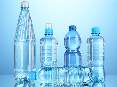 5 λόγοι για να μην πίνετε εμφιαλωμένο νερό