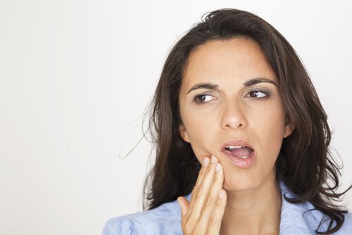 Ποια σημάδια στο στόμα είναι ένδειξη ασθένειας; 