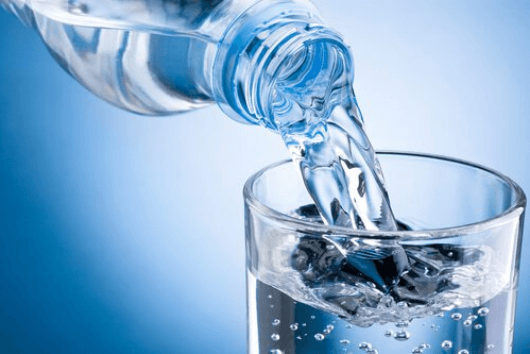 Κρύο νερό για να αποφύγετε την οξείδωση των αβοκάντο