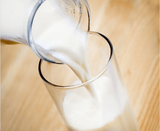 γάλα για την εξάλειψη των κηλίδων