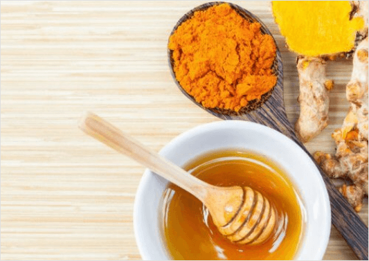 Θεραπεία με κουρκουμά και μέλι για τον πόνο στις αρθρώσεις