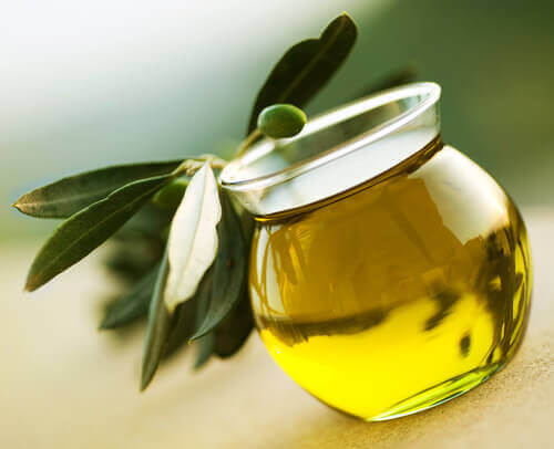 ελαιόλαδο για τα εύθραυστα νύχια