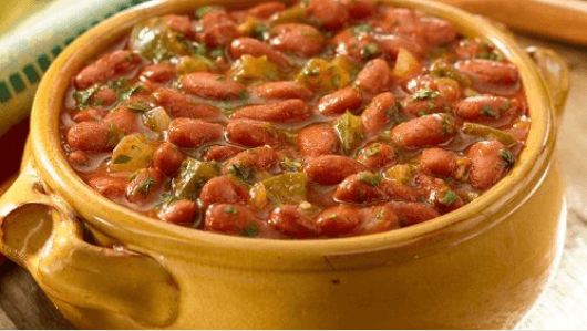 Φασόλια σε πήλινο σκεύος