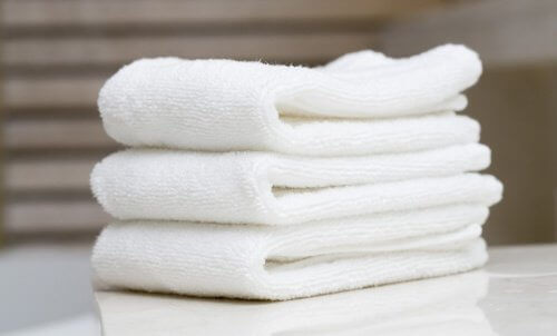 5 εύκολοι και οικονομικοί τρόποι για κατάλευκες πετσέτες