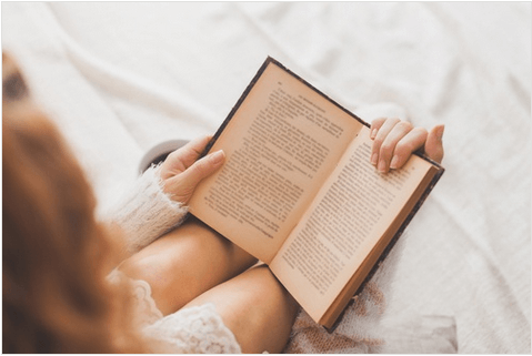 Ενδυνάμωση του εγκεφάλου - Γυναίκα διαβάζει βιβλίο