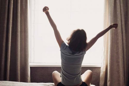 Αρνητικά συναισθήματα - Γυναίκα τεντώνεται