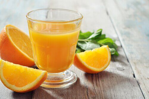 Χυμός από καρότο - Πορτοκάλι και χυμός