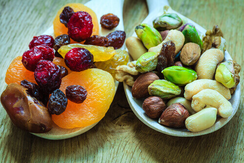 Θα σας κάνουν τα αποξηραμένα φρούτα να πάρετε βάρος;