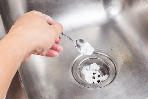 πιο λευκά ρούχα με μαγειρική σόδα