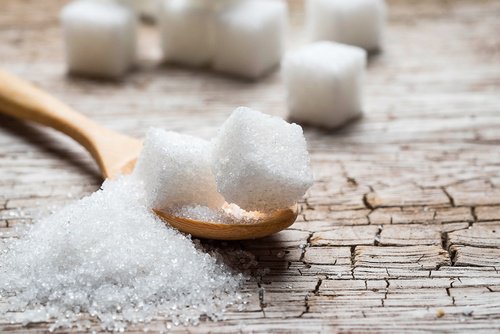 λευκή ζάχαρη για να αποφύγετε την κατακράτηση υγρών