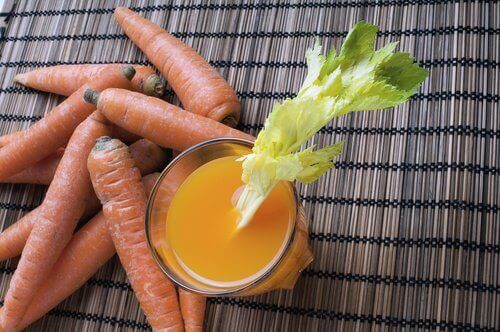 Αποτοξίνωση στο έντερο - Καρότα και χυμός