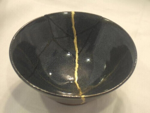 Μπολ επισκευασμένο με την τεχνική Kintsugi