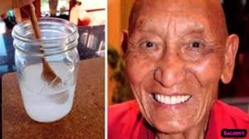Γιατί οι Θιβετιανοί μοναχοί έχουν δυνατά, λευκά δόντια