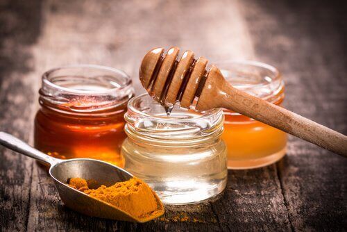 Ρόφημα με μέλι, κανέλα και κουρκουμά για τόνωση του εγκεφάλου