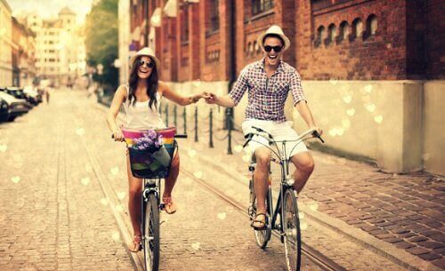 διατηρήσετε τη σχέση Κάνοντας ποδήλατο μαζί