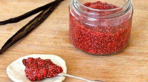 Σπόροι chia σε μαρμελάδα