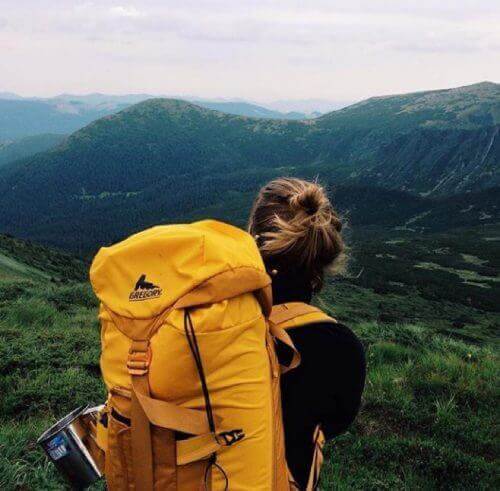κοπέλα, φύση, βουνά, στρατηγικές για να βρείτε τον δρόμο σας στη ζωή