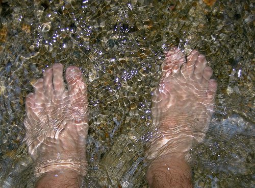 Πόδια μέσα στο νερό, ονυχομυκητίαση στα πόδια