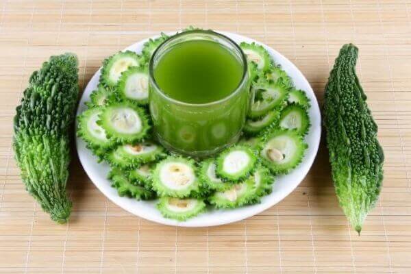 Μείωση της υπέρτασης - Πικρό πεπόνι ολόκληρο, κομμένο, και σε χυμό