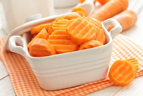  θεραπείες κατά της κολίτιδας με καρότα