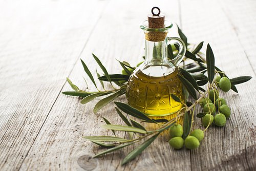 ελαιόλαδο και ελιές