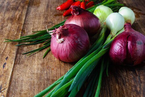 κρεμμύδια ξερά και χλωρά