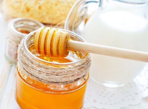 Ενυδατικές μάσκες μαλλιών με μέλι