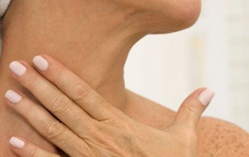 5 θεραπείες για να απαλλαγείτε από τις ρυτίδες στο λαιμό
