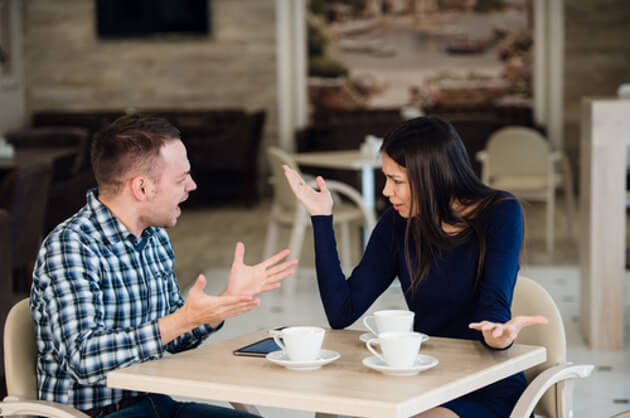 5 λάθη που κάνουν όσοι ζηλεύουν, εκρήγνυνται ξαφνικά