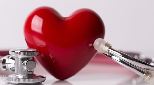 Ποτά που αυξάνουν την αρτηριακή πίεση - Καρδιά και στηθοσκόπιο