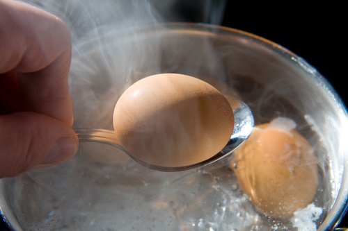 Μπαγιάτικα αβγά - Βραστά αβγά