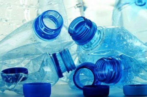 επαναχρησιμοποιείτε τα πλαστικά μπουκάλια