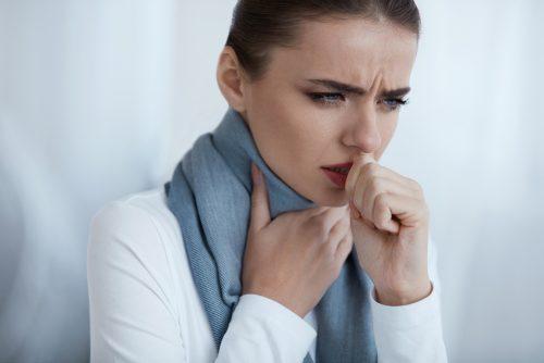 5 φυσικές θεραπείες με μαγειρική σόδα τις οποίες πρέπει να γνωρίζετε, πονόλαιμος