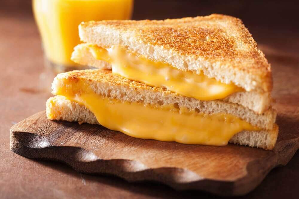 Το αμερικανικό τυρί είναι μία από τις τροφές που βλάπτουν την καρδιά