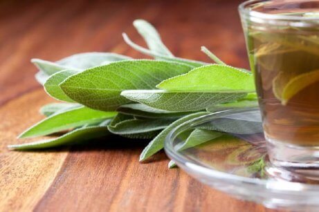 Εξισορροπήστε το pH της ευαίσθητης περιοχής με φασκόμηλο