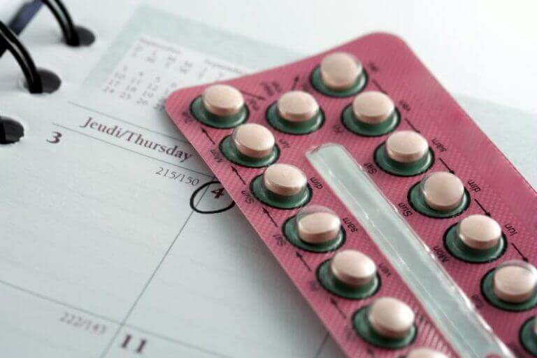 ροζ αντισυλληπτικά χάπια, ερωτήσεις που πρέπει να κάνετε στον/στην γυναικολόγο σας