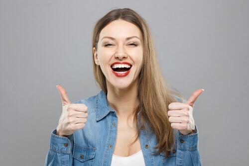 7 σημάδια που δείχνουν ότι είστε δυνατή προσωπικότητα, αισιοδοξία