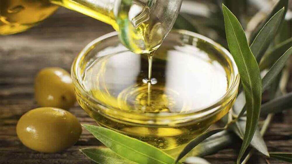 Ελαιόλαδο για το δέρμα - Λάδι σε μπολ