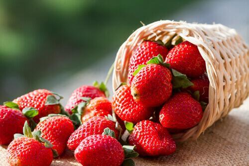Φρούτα που καίνε το λίπος - Φράουλες