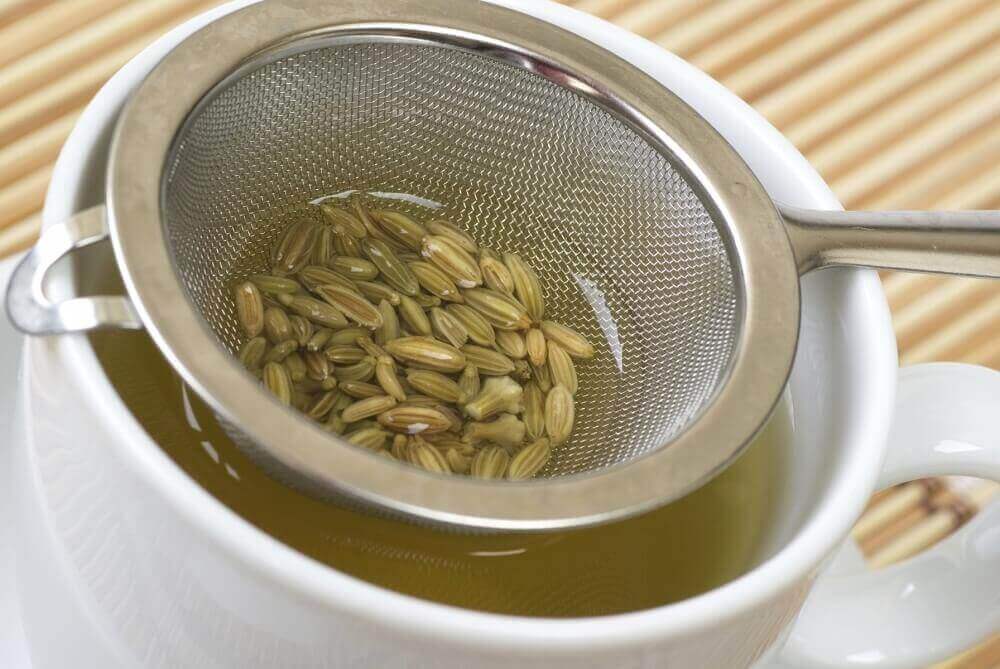 6 φυσικές θεραπείες για την αποτοξίνωση του λεμφικού συστήματος τσάι από μαραθόσπορο