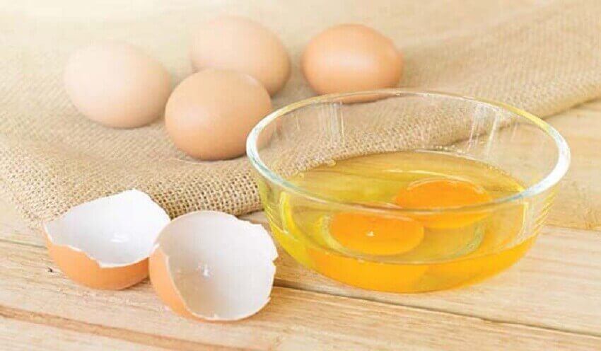 Πρωινά που συνιστώνται - Αβγά σπασμένα σε μπολ