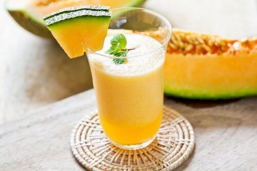 smoothies με φρούτα πεπονι