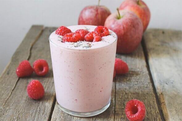 smoothies με φρούτα - βατομουρα